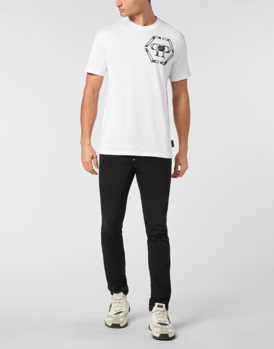 Товар белого цвета с внутренней стороны