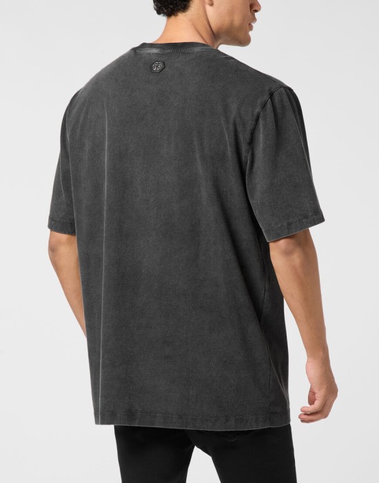 Товар черного цвета с внутренней стороны