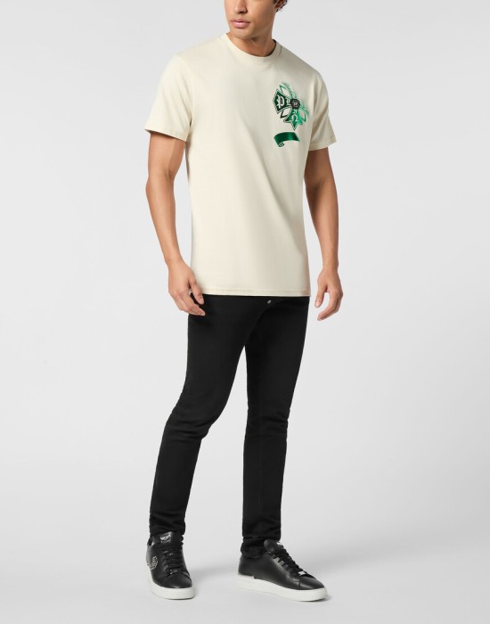 Товар бежевого цвета с внутренней стороны