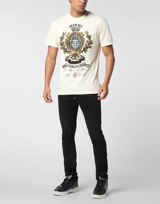 Товар белого цвета с внутренней стороны