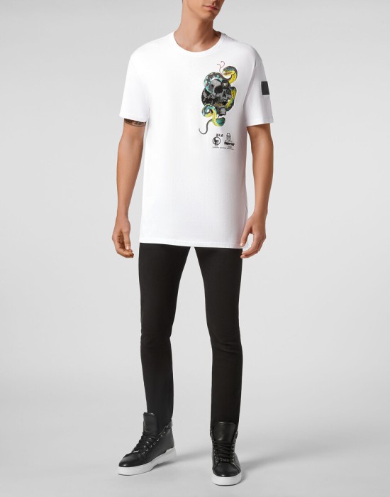 Товар белого цвета с внутренней стороны