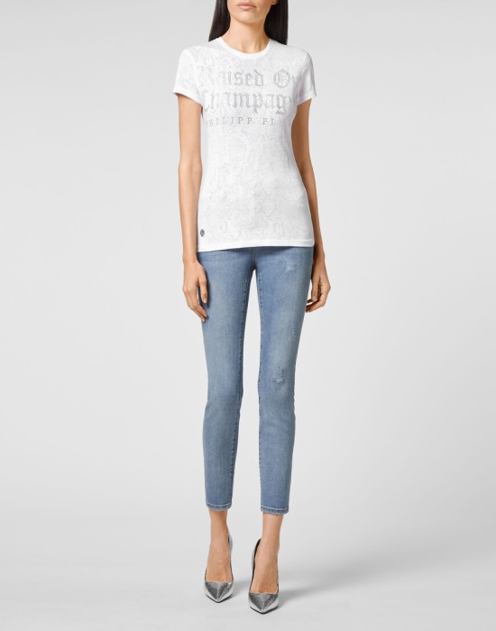 Товар белого цвета с внутренней стороны