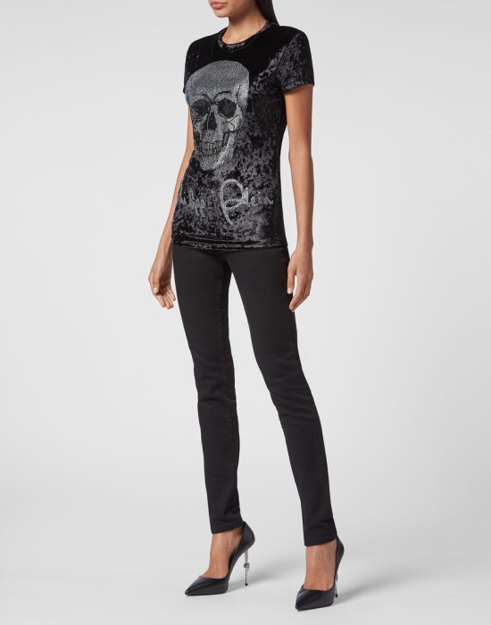 Товар черного цвета с внутренней стороны