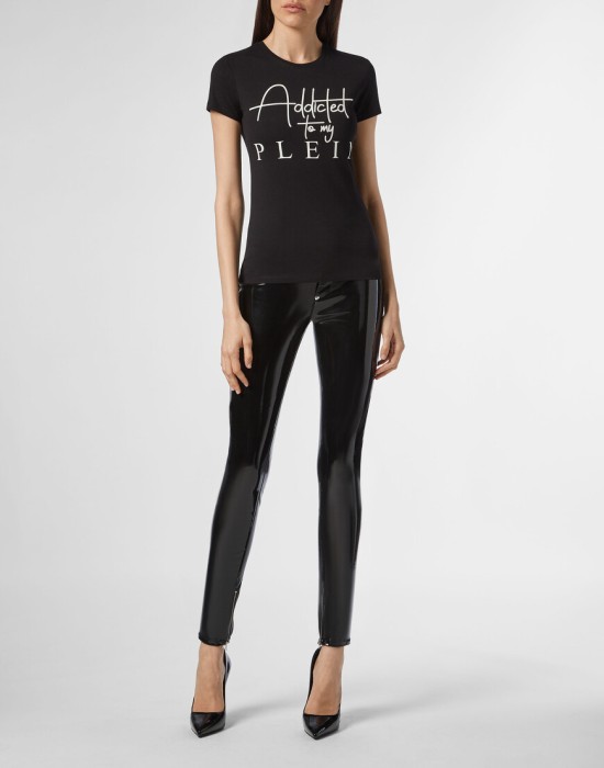 Товар черного цвета с внутренней стороны