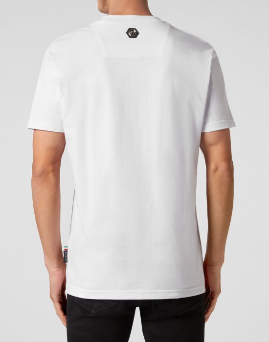 футболка  из америки вид сбоку