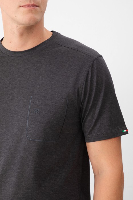 футболка  из англии вид сбоку