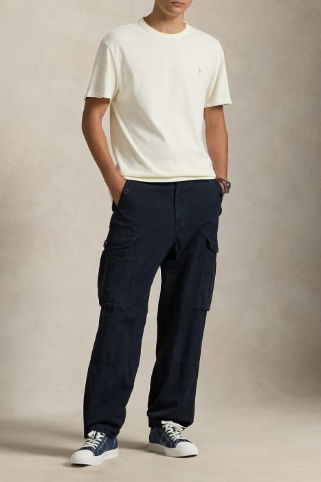 Товар белого цвета с внутренней стороны