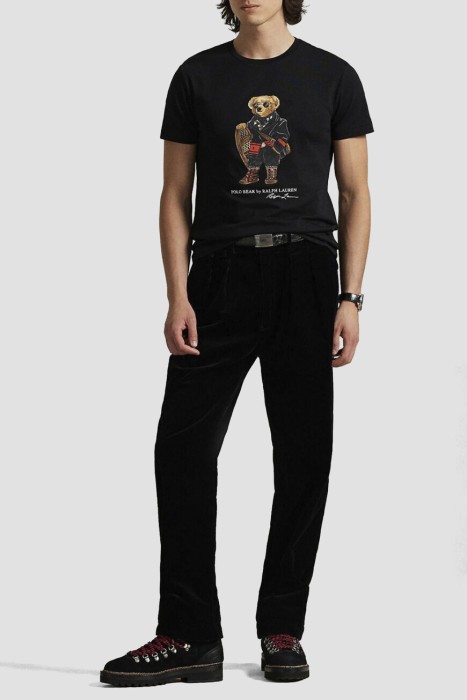 Товар черного цвета с внутренней стороны