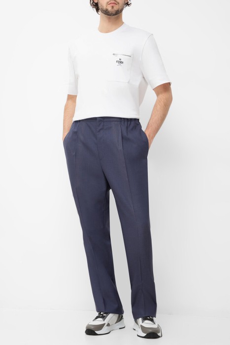 Товар белого цвета с внутренней стороны