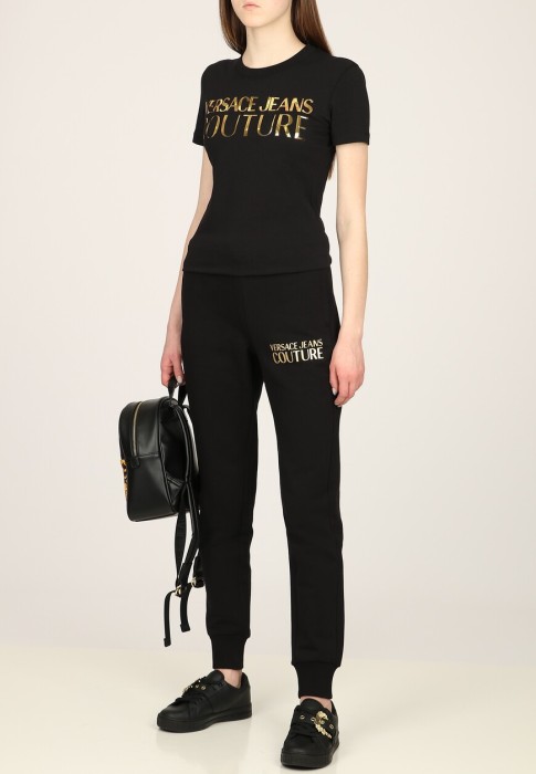 футболка  от бренда versace jeans couture вид слева