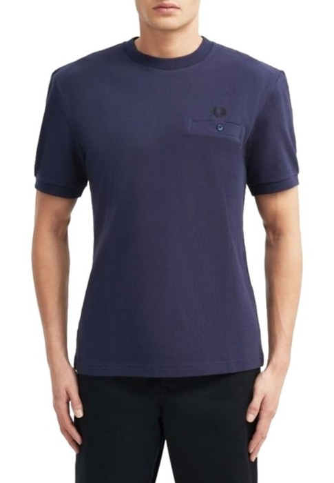 футболка  от бренда fred perry вид слева