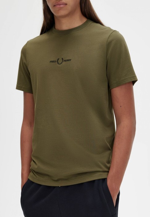 футболка  от бренда fred perry вид слева