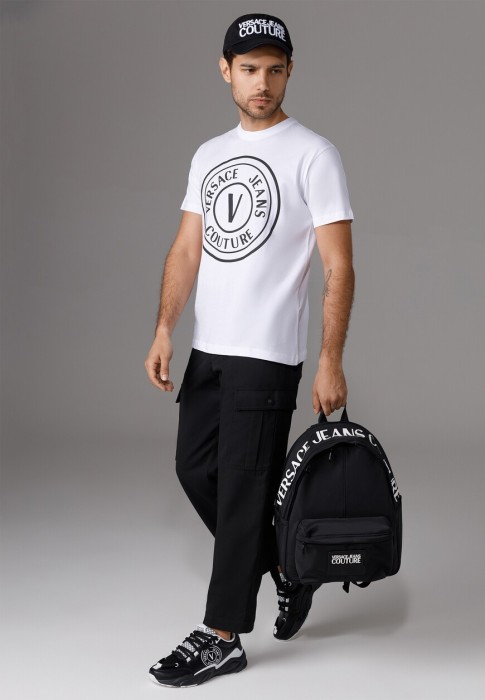 футболка  от бренда versace jeans couture вид слева