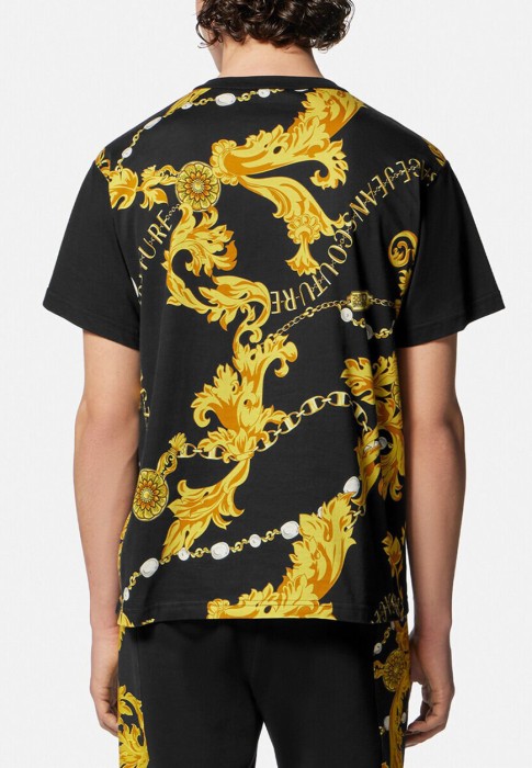 футболка  от бренда versace jeans couture вид слева