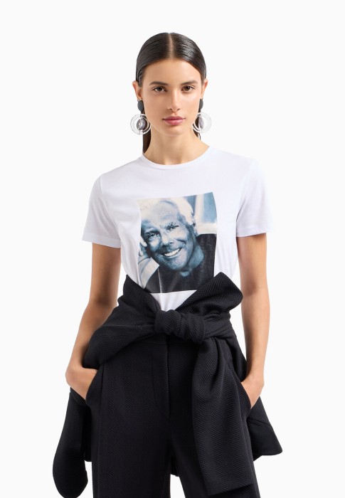 футболка  от бренда emporio armani вид слева