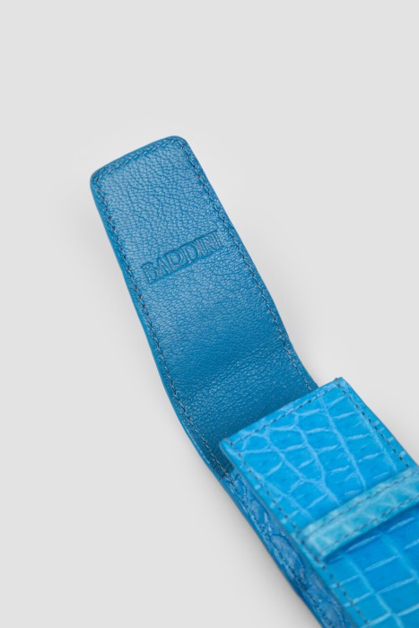 Товар синего цвета с внутренней стороны