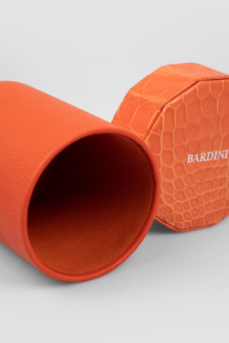 футляр  из кожи спереди