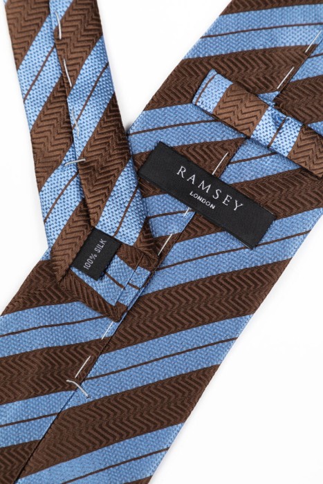 Товар голубого цвета с внутренней стороны