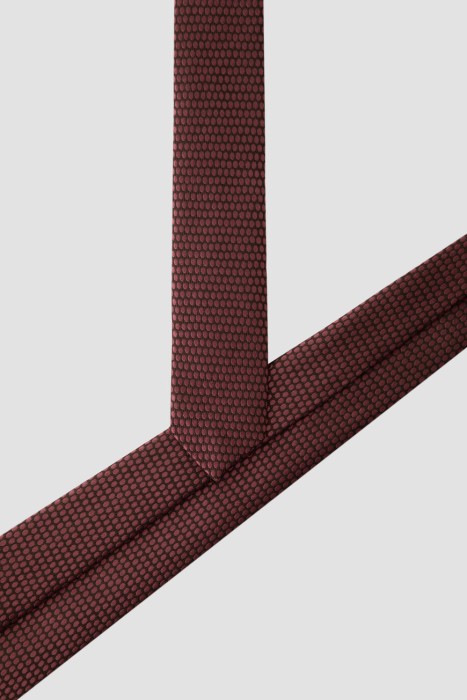 Товар красного цвета с внутренней стороны