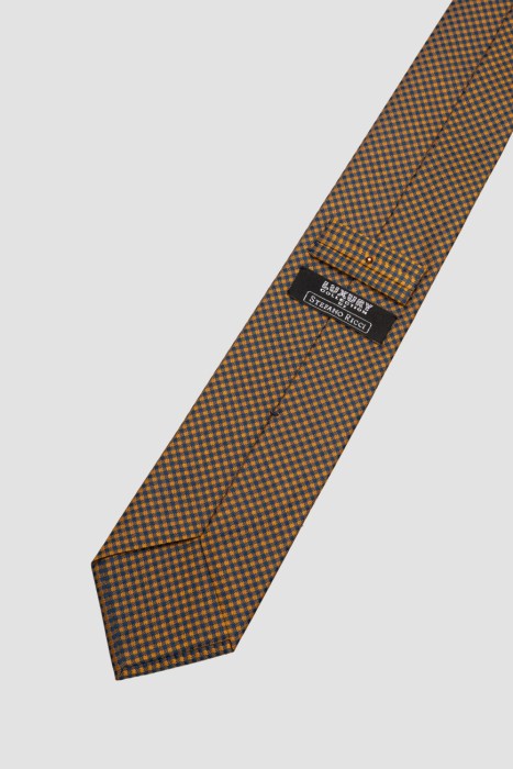 галстук  из англии вид сбоку