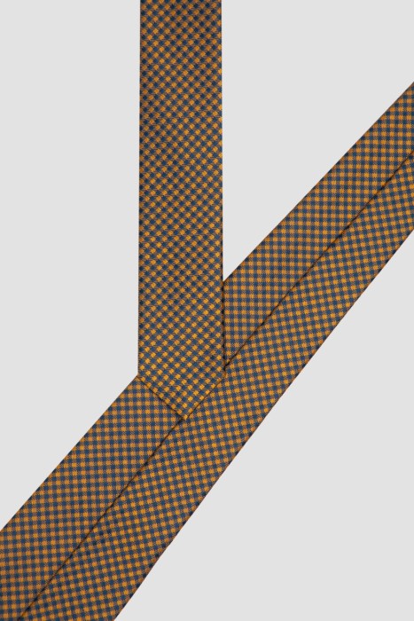 Товар разноцветного цвета с внутренней стороны