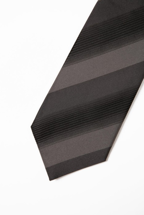 галстук  по цене 5600 руб вид справа