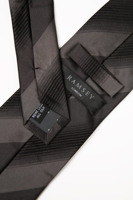 Товар серого цвета с внутренней стороны