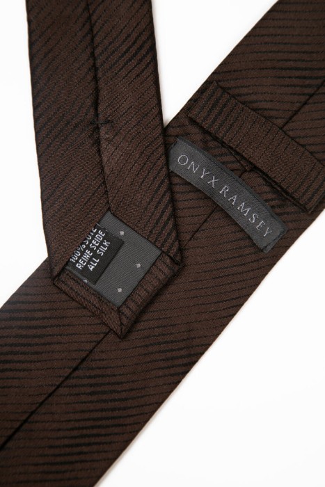 Товар коричневого цвета с внутренней стороны