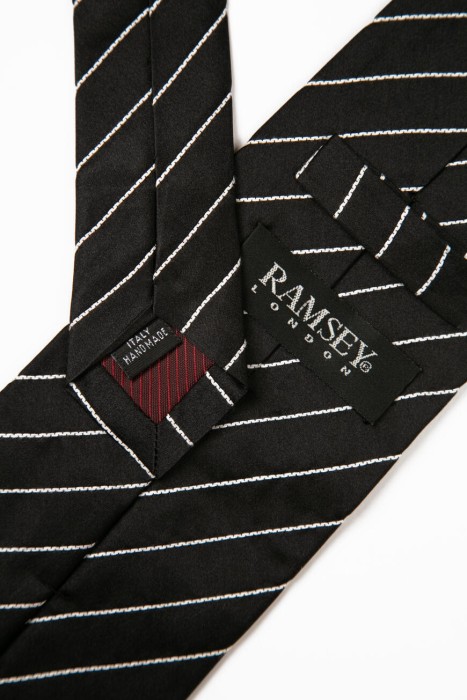 галстук  из америки вид сбоку