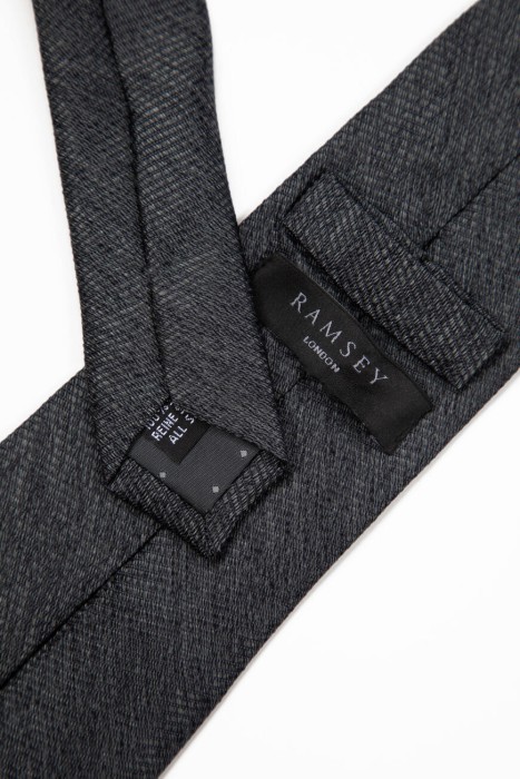 Товар серого цвета с внутренней стороны