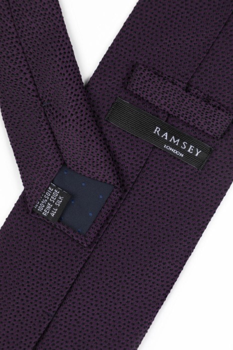 Товар фиолетового цвета с внутренней стороны