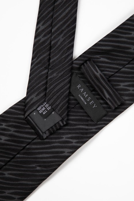 Товар серого цвета с внутренней стороны