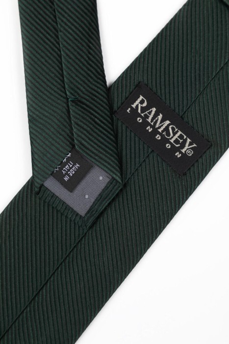 Товар зеленого цвета с внутренней стороны