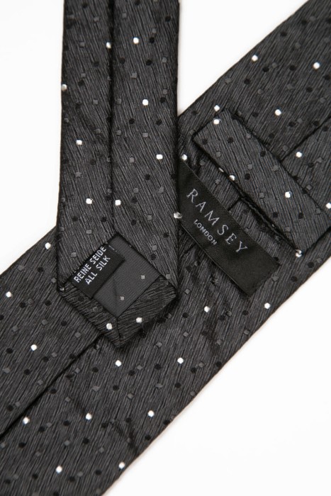 Товар серого цвета с внутренней стороны