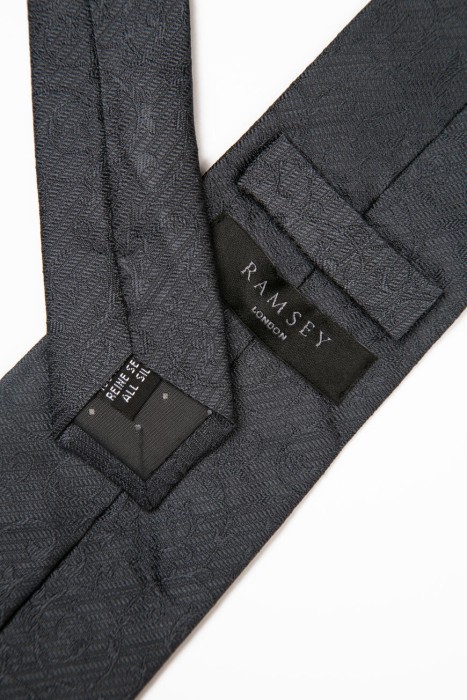 Товар серого цвета с внутренней стороны