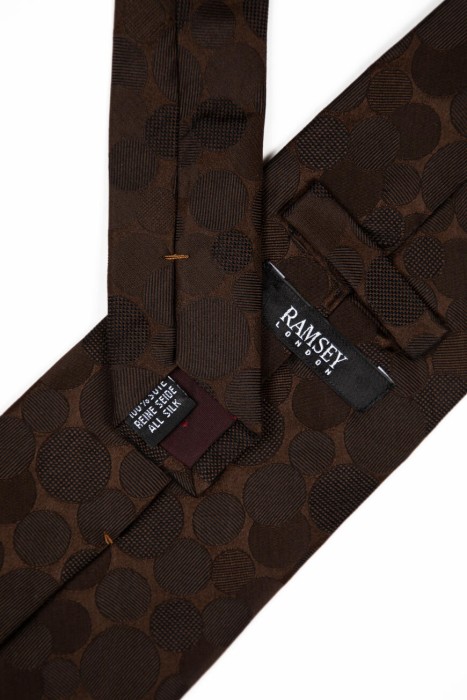 Товар коричневого цвета с внутренней стороны