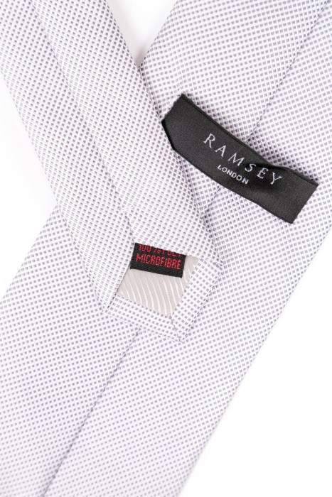 Товар белого цвета с внутренней стороны