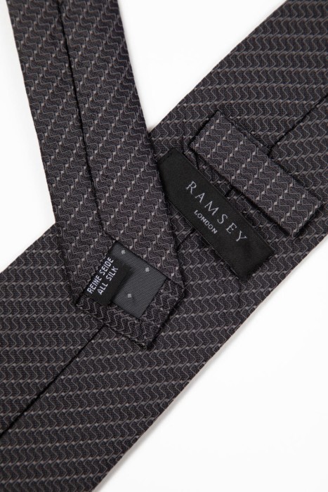 Товар серого цвета с внутренней стороны