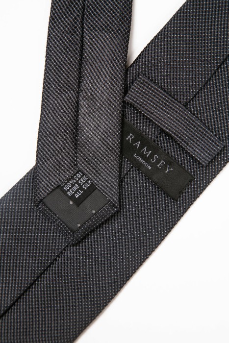 Товар серого цвета с внутренней стороны