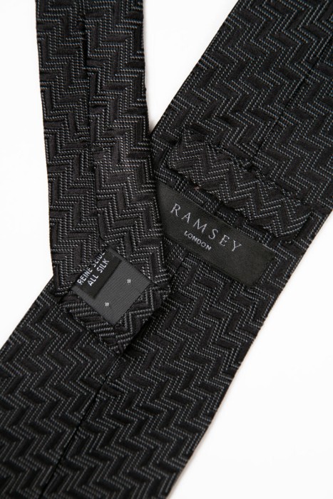 Товар серого цвета с внутренней стороны