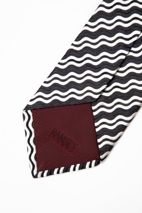 галстук  из америки вид сбоку