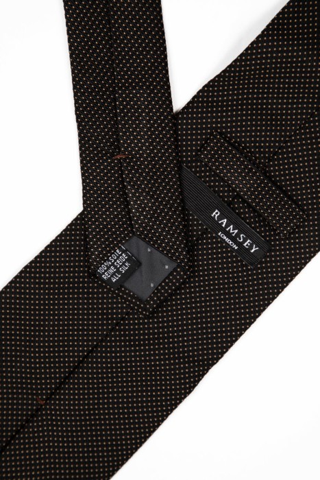 Товар черного цвета с внутренней стороны