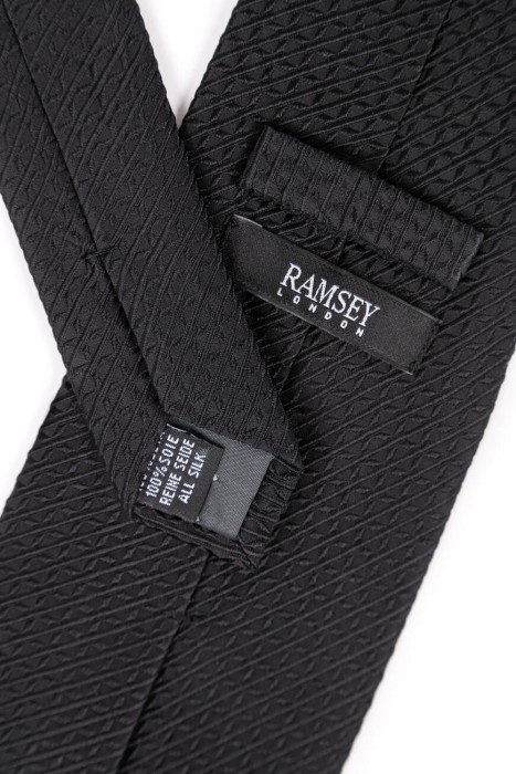 Товар черного цвета с внутренней стороны