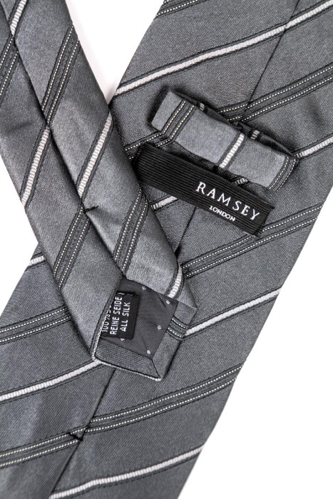 Товар серого цвета с внутренней стороны