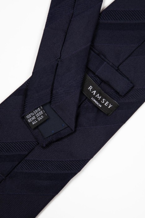 Товар синего цвета с внутренней стороны