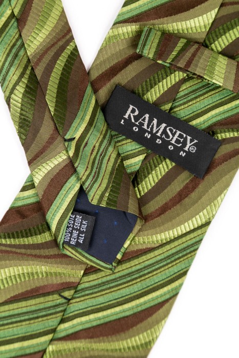 Товар зеленого цвета с внутренней стороны