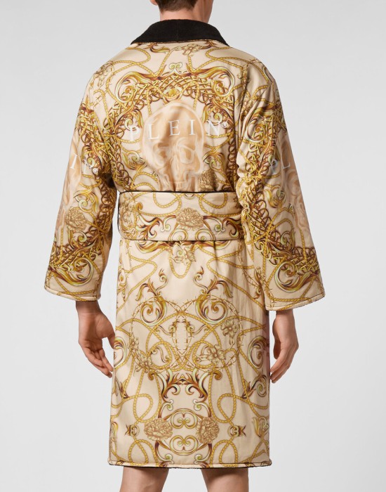 Товар бежевого цвета с внутренней стороны