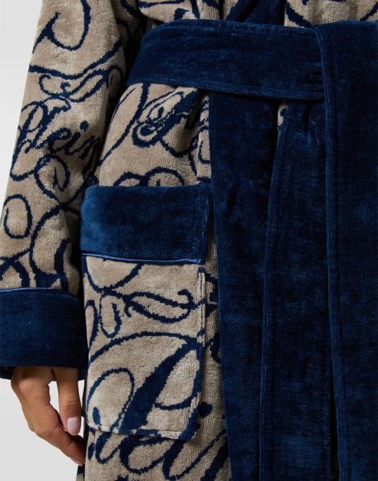 халат  универсального стиля с лицевой стороны