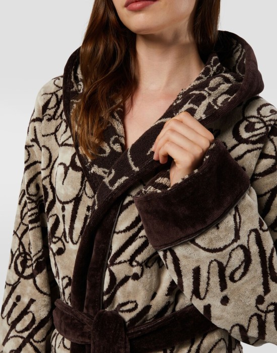 халат  универсального стиля с лицевой стороны