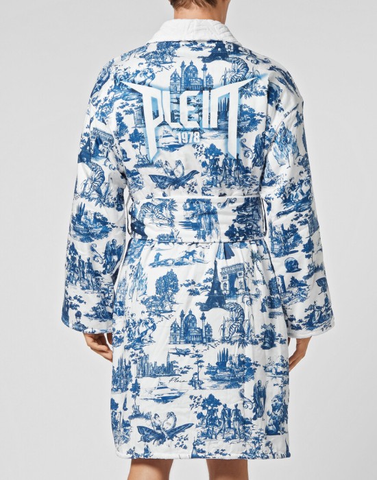 Товар белого цвета с внутренней стороны